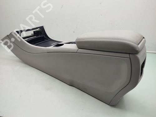 Used Armrest / Center console MERCEDES-BENZ GLA-CLASS (X156) GLA 220 CDI 4-matic (156.905) (170 hp) 29356956