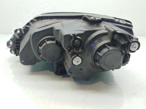 Right headlight KIA SORENTO I (JC) 2.5 CRDi 4WD | BP28210446C29 