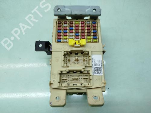 Used Fuse box Fuse box 38482019 38482019