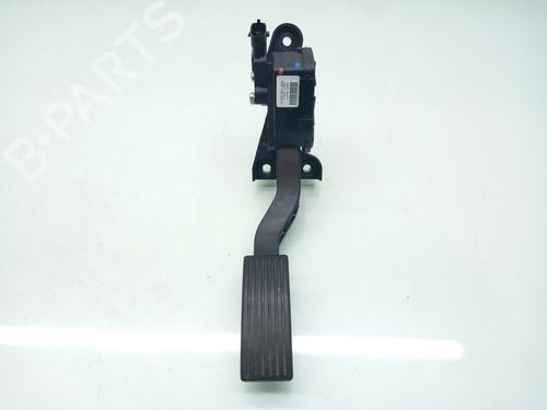 pedal-hyundai-i20-i-pb-pbt-hl2g1301j600-351904a700-2008-2009-2010-2011-2012-2013-2014-2015-16340216 main image