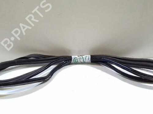 Used Rubber door seal MERCEDES-BENZ VITO Van (W447) [2014-2025]  14307409