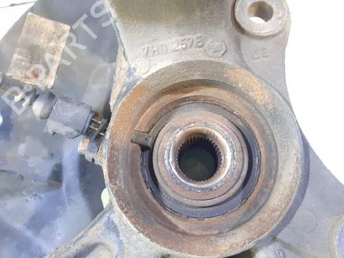 Left front steering knuckle VW TRANSPORTER T5 Van (7HA, 7HH, 7EA, 7EH) 2.5 TDI | BP6419620M25 