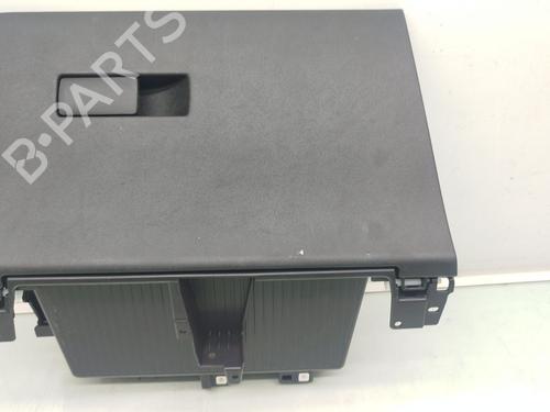 Used Glove box PEUGEOT 308 III (FB_, FH_, FP_, F3_, FM_) PureTech 110 (FPHNPL) (110 hp) 31015056