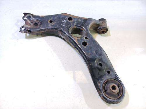 Right front suspension arm TOYOTA AURIS (_E18_) 1.8 Hybrid (ZWE186_, ZWE186R) | BP17753483M13 