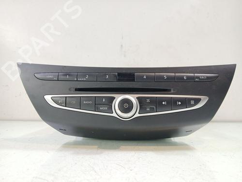 Used Radio Radio RENAULT LAGUNA Coupe (DT0/1) 3.0 dCi (DT03) (235 hp) 40106555 40106555