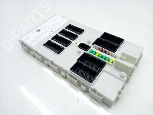 Used Fuse box MINI MINI COUNTRYMAN (F60) Cooper SE ALL4 (136 hp) 22981599
