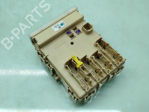 fuse-box-toyota-auris-estate-_e18_-2013-2014-2015-2016-2017-2018-31944883 main image