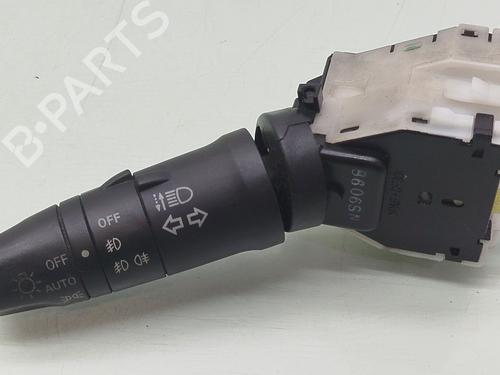 Used Headlight switch NISSAN X-TRAIL II (T31) 2.0 dCi 4x4 (150 hp) 29259131