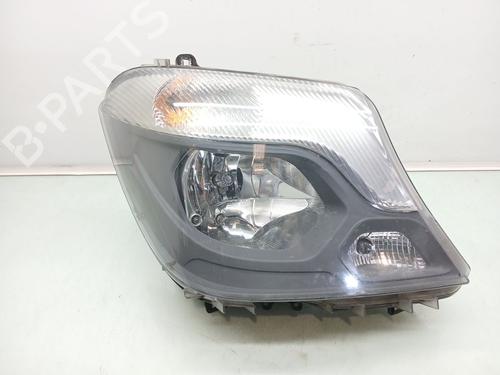 Used Right headlight Right headlight MERCEDES-BENZ SPRINTER 3,5-t Platform/Chassis (B906) 316 CDI (906.131, 906.133, 906.135, 906.231, 906.233,... (163 hp) 32698012 32698012