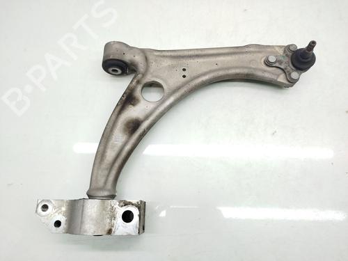Used Right front suspension arm AUDI Q3 (8UB, 8UG) 2.0 TDI (150 hp) 28694595