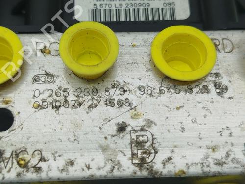 ABS pump PEUGEOT 5008 (0U_, 0E_) 1.6 HDi | BP32027792M43