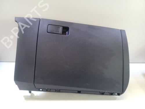 Handskerum VW POLO VI (AW1, BZ1, AE1) 1.0 TSI (95 hp) 18243117