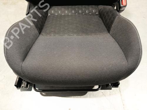 Right front seat TOYOTA COROLLA Hatchback (_E21_, _EA1_, _EH1_) 1.8 Hybrid (ZWE211) | BP38414886C16 - Image 2