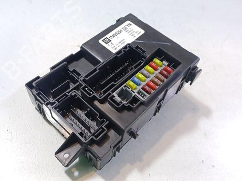 Used Fuse box Fuse box OPEL MERIVA B MPV (S10) 1.6 CDTI (75) (110 hp) 32983331 32983331