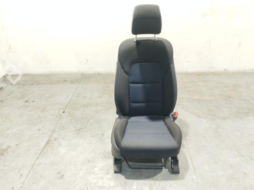 Used Right front seat HYUNDAI TUCSON (TL, TLE) 1.7 CRDi (116 hp) 30288114