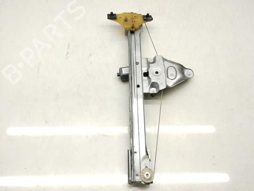 Rudehejsemekanisme Højre foran DACIA DUSTER (HM_) 1.3 TCe 150 (HMM3) | BP31940916C23