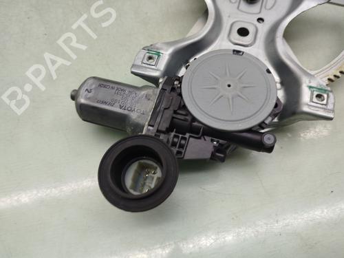 Front right window mechanism TOYOTA AURIS Estate (_E18_) 1.8 Hybrid (ZWE186_, ZWE186R, ZWE186H) | BP32066041C23