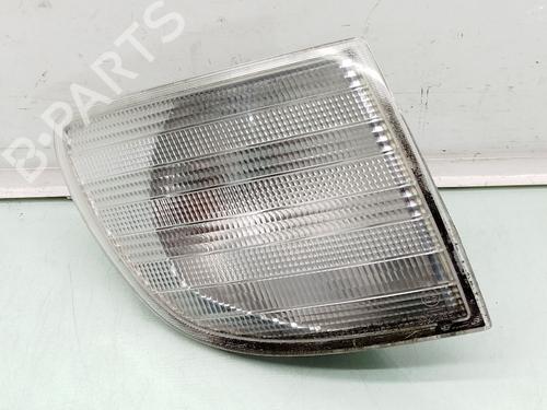 Used Right front indicator Right front indicator MERCEDES-BENZ VITO Bus (W638) 112 CDI 2.2 (638.194) (122 hp) 34716153 34716153