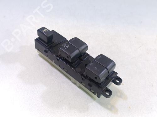 Used Left front window switch NISSAN QASHQAI I (J10, NJ10) 1.5 dCi (106 hp) 28516726