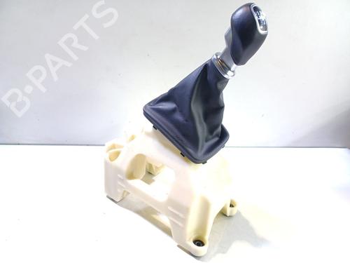 Used Gear lever KIA CARENS II MPV (FJ) 2.0 CVVT (139 hp) 16723089