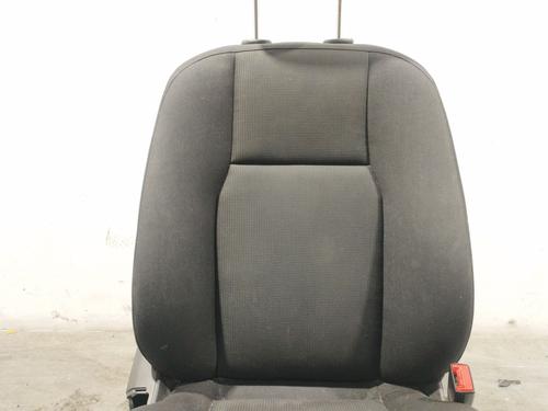 Right front seat NISSAN PRIMASTAR Van (X83) | BP30787433C16
