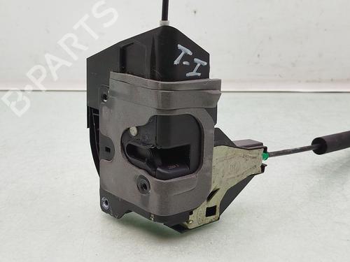 rear-left-lock-jaguar-f-pace-x761-2015-38444063 main image