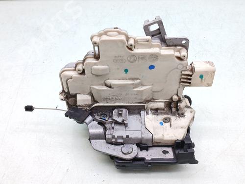 front-right-lock-seat-leon-1p1-2005-2006-2007-2008-2009-2010-2011-2012-2013-33802251 main image