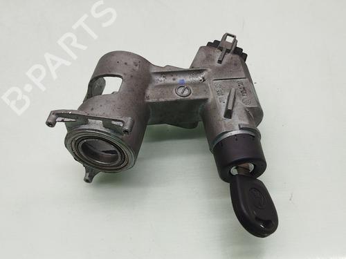 Ratlås/Tændingslås VW TRANSPORTER T4 Bus (70B, 70C, 7DB, 7DK, 70J, 70K, 7DC, 7DJ) 2.5 TDI (102 hp) 30549835