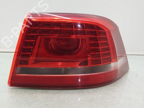 Højre baglygte VW PASSAT B7 (362) 2.0 TDI (140 hp) 30547024