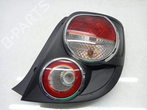Used Right taillight CHEVROLET AVEO Hatchback (T300) 1.3 D (95 hp) 26601614