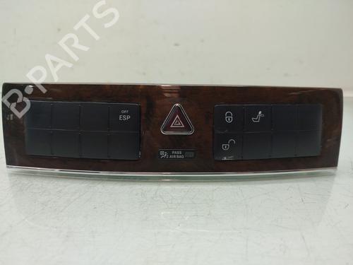 Used Switch MERCEDES-BENZ C-CLASS (W203) C 180 Kompressor (203.046) (143 hp) 21122534