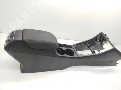 Armrest / Center console AUDI Q3 (8UB, 8UG) 2.0 TDI | BP28316317I20 