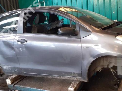 Lève-vitre avant droit TOYOTA YARIS (_P9_) 1.4 D-4D (NLP90_, NLP90R) | BP5942561C23 