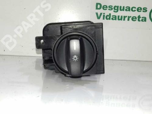 Used Headlight switch MERCEDES-BENZ A-CLASS (W169) A 150 (169.031, 169.331) (95 hp) 3271853