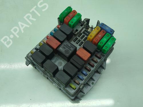 Used Fuse box IVECO DAILY IV Van 35C17 V, 35C17 V/P, 35S17 V, 35S17 V/P (170 hp) 30489918