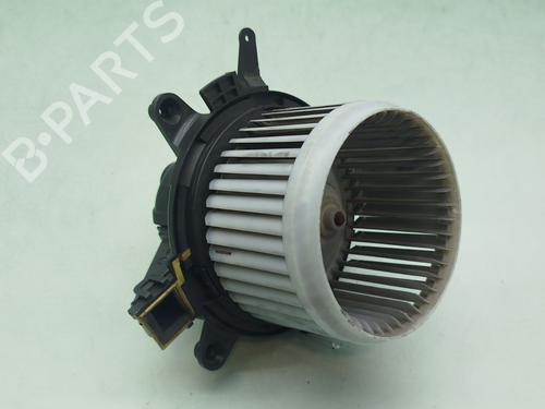 Used Heater blower motor PEUGEOT 3008 II SUV (MC_, MR_, MJ_, M4_) 1.2 THP/ PureTech 130 (MRHNSM, MRHNSU, MRHNSJ, MRHNYW,... (131 hp) 30720604