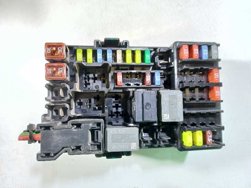 Fuse box OPEL CORSA E (X15) 1.3 CDTI (08, 68) 10521406 BParts