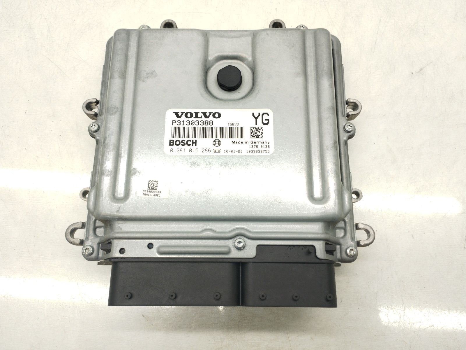 Volvo Engine Control Unit Engine control unit (ECU) VOLVO XC60 I SUV (156) D5 AWD 32059499 | B-Parts