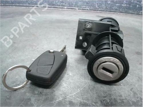 Used Ignition barrel LANCIA MUSA (350_) 1.9 D Multijet (350.AXC1A) (101 hp) 15643219