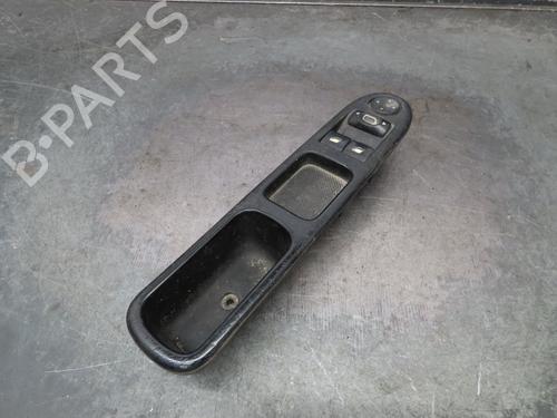 Used Left front window switch PEUGEOT 307 (3A/C) 2.0 HDi 90 (90 hp) 17473069