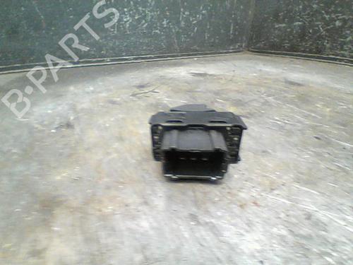 switch-peugeot-208-i-ca_-cc_-10-vti-96758217zd-2012-2013-2014-2015-2016-2017-2018-2019-2020-10764276 main image