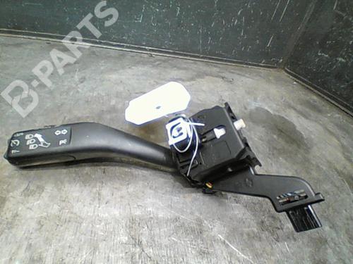 Used Steering column stalk VW TOURAN (1T1, 1T2) 2.0 TDI 16V (140 hp) 10762106