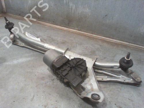 Used Front wiper motor DACIA SANDERO 1.2 16V (75 hp) 23116981