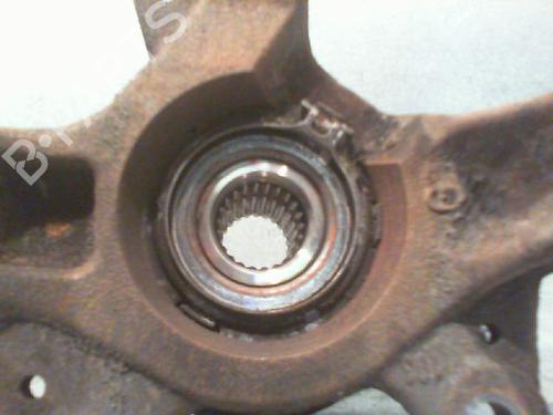 Used Right front steering knuckle RENAULT MODUS / GRAND MODUS (F/JP0_) 1.5 dCi (FP0G, JP0G) (68 hp) 23112969