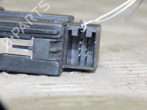 Used Warning switch AUDI Q5 (8RB) 2.0 TDI quattro (190 hp) 26571293
