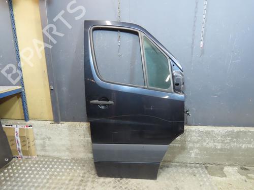 Used Right front door MERCEDES-BENZ SPRINTER 3,5-t Van (B906) 315 CDI (906.631, 906.633, 906.635, 906.637) (150 hp) 26968282