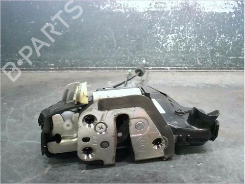 Used Front left lock Front left lock SUZUKI GRAND VITARA II (JT, TE, TD) 1.9 DDiS All-wheel Drive (JT419, TD44, JB419WD, JB419XD,... (129 hp) 15377992 15377992