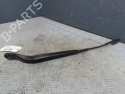 Used Front windshield wiper arm PEUGEOT 208 II (UB_, UP_, UW_, UJ_) 1.2 PureTech 100 (101 hp) 29469684
