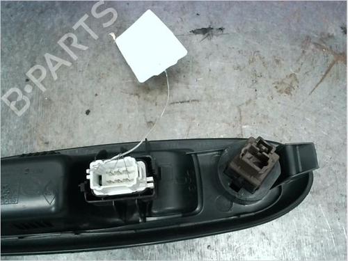 Used Switch RENAULT CLIO II (BB_, CB_) 1.2 (BB0A, BB0F, BB10, BB1K, BB28, BB2D, BB2H, CB0A,... (58 hp) 14979424