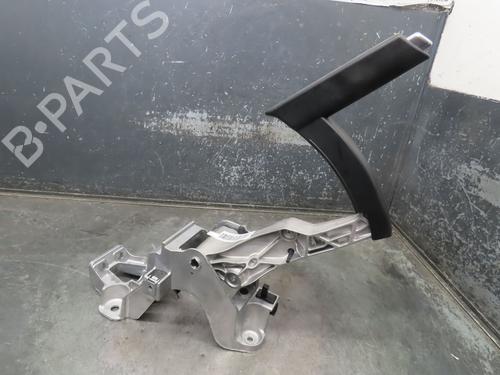 Used Hand brake PEUGEOT 308 II (LB_, LP_, LW_, LH_, L3_) 1.5 BlueHDi 130 (131 hp) 17802219